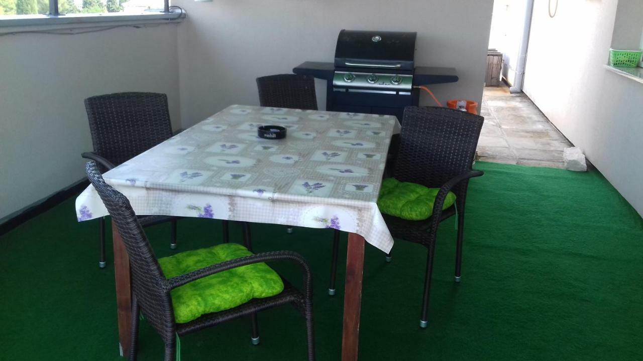 Apartments Katica พูลา ภายนอก รูปภาพ