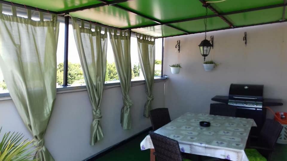 Apartments Katica พูลา ภายนอก รูปภาพ
