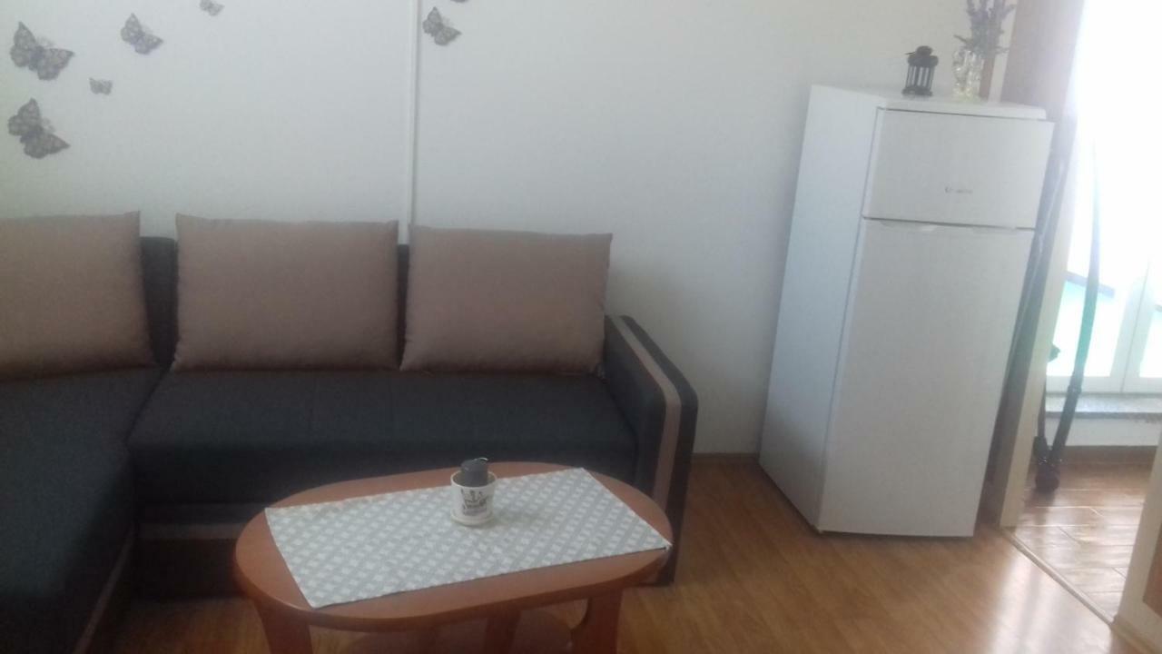 Apartments Katica พูลา ภายนอก รูปภาพ