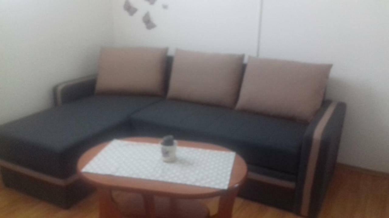 Apartments Katica พูลา ภายนอก รูปภาพ